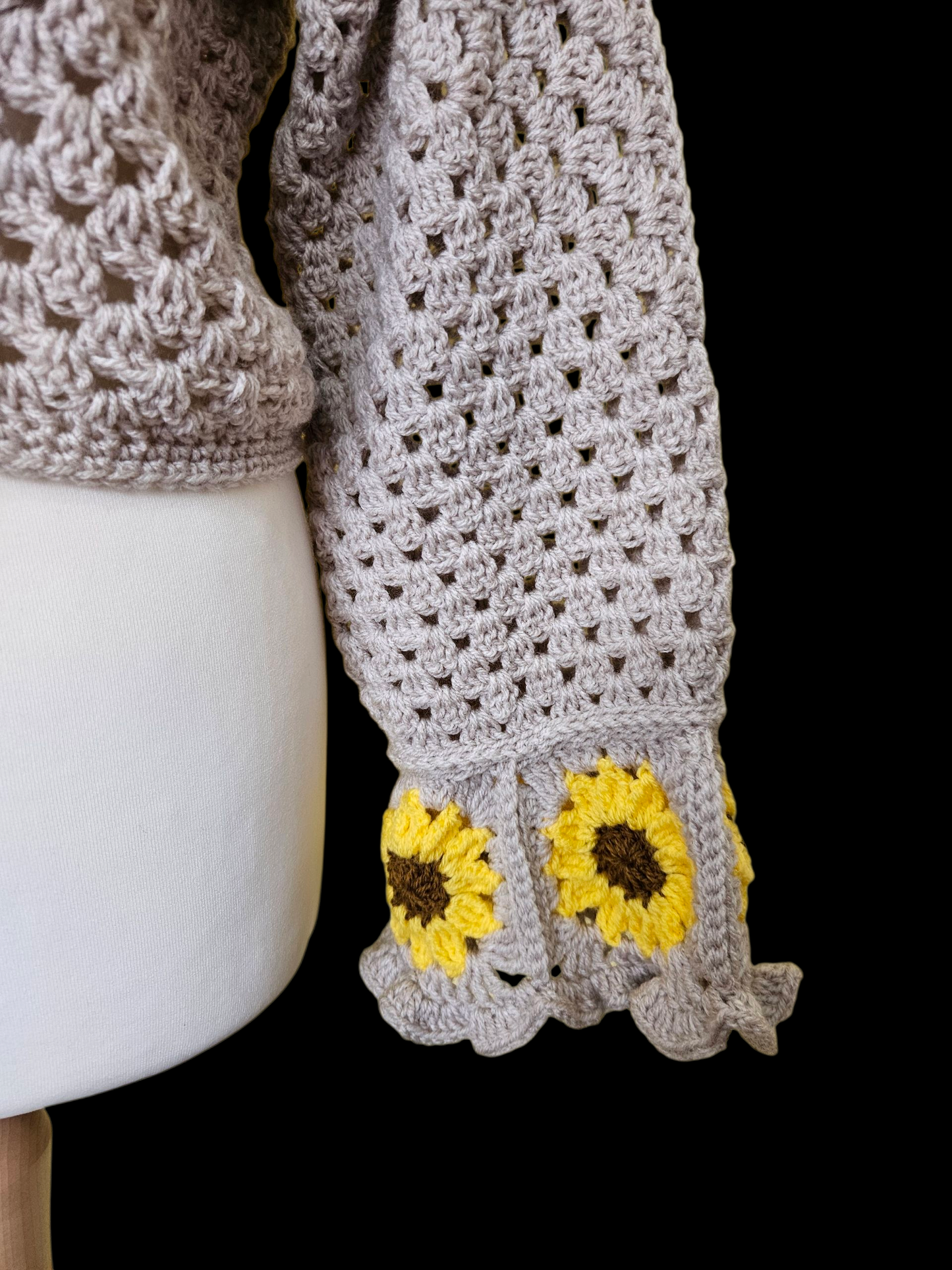 Crochet cropped V neck Sunflower sweater