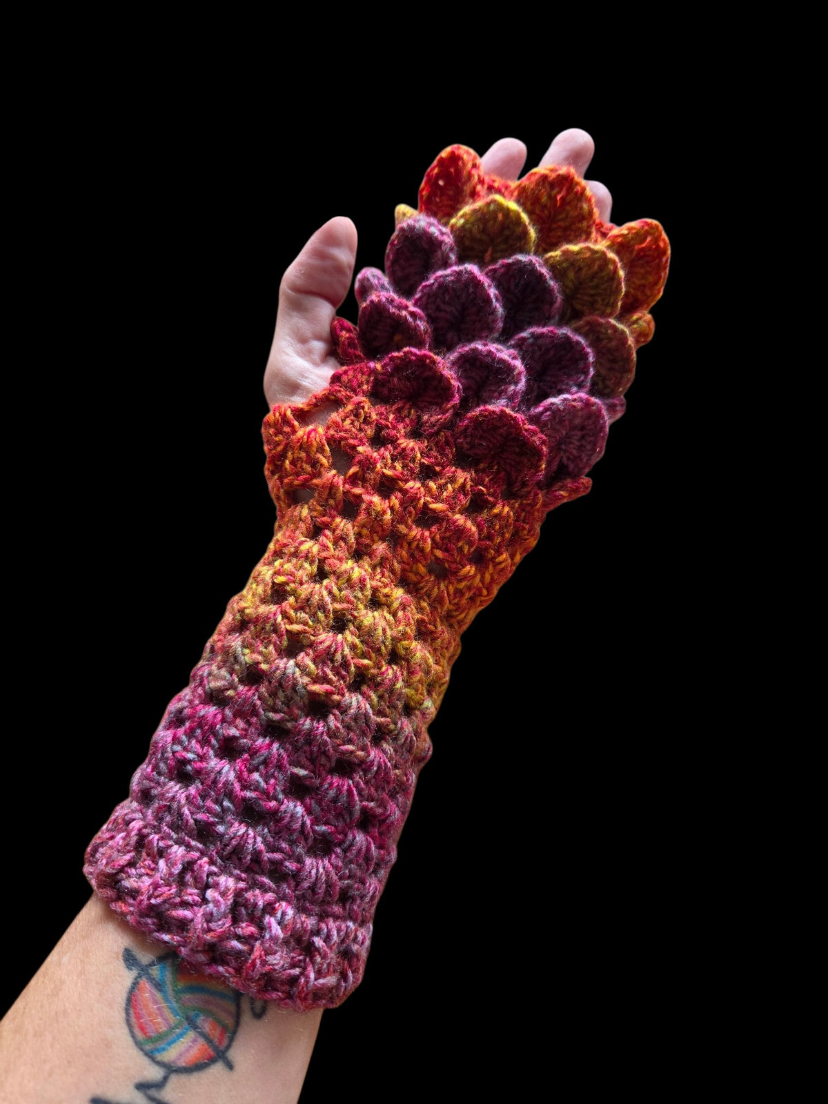 Fingerless Dragonscale gloves